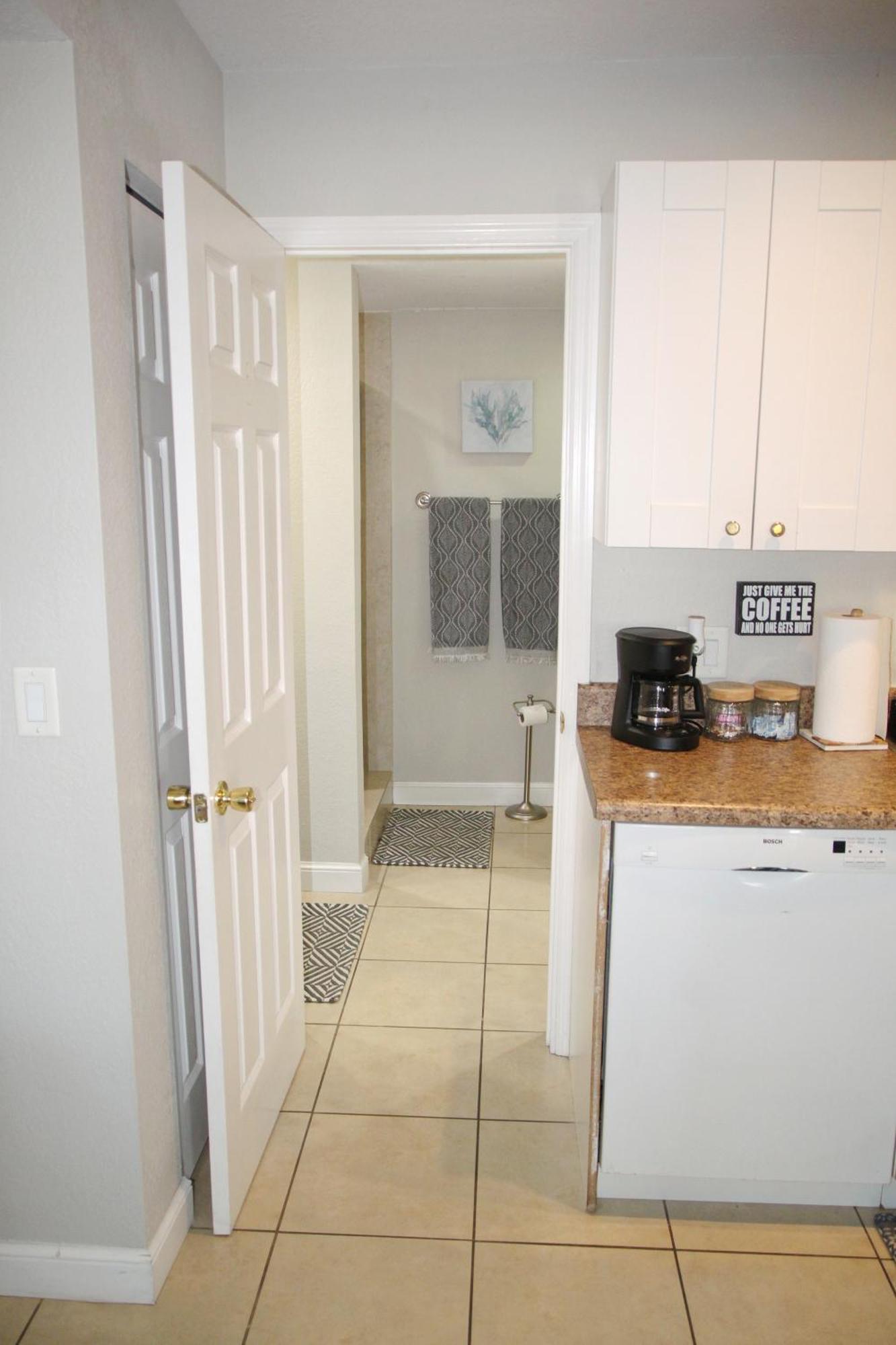 Naples Park Oasis - Cozy Two Bedroom Apartment 外观 照片